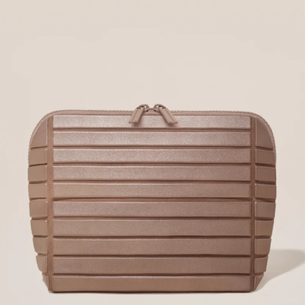 ISO Parallelle Makeup Bag
